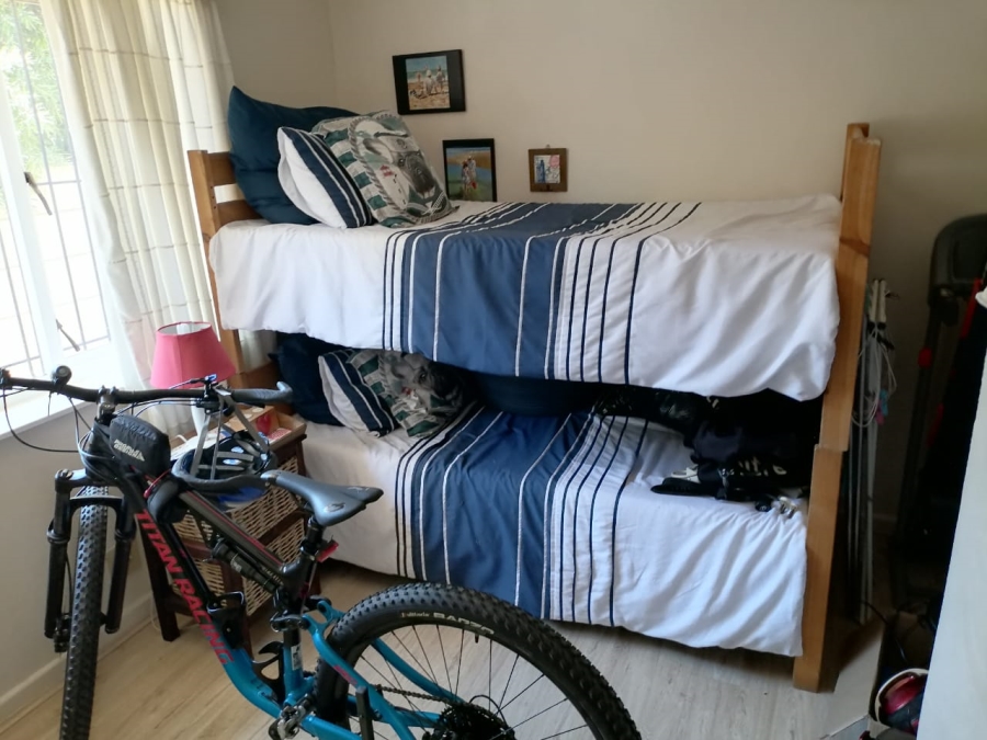 To Let 4 Bedroom Property for Rent in Heldervue Western Cape